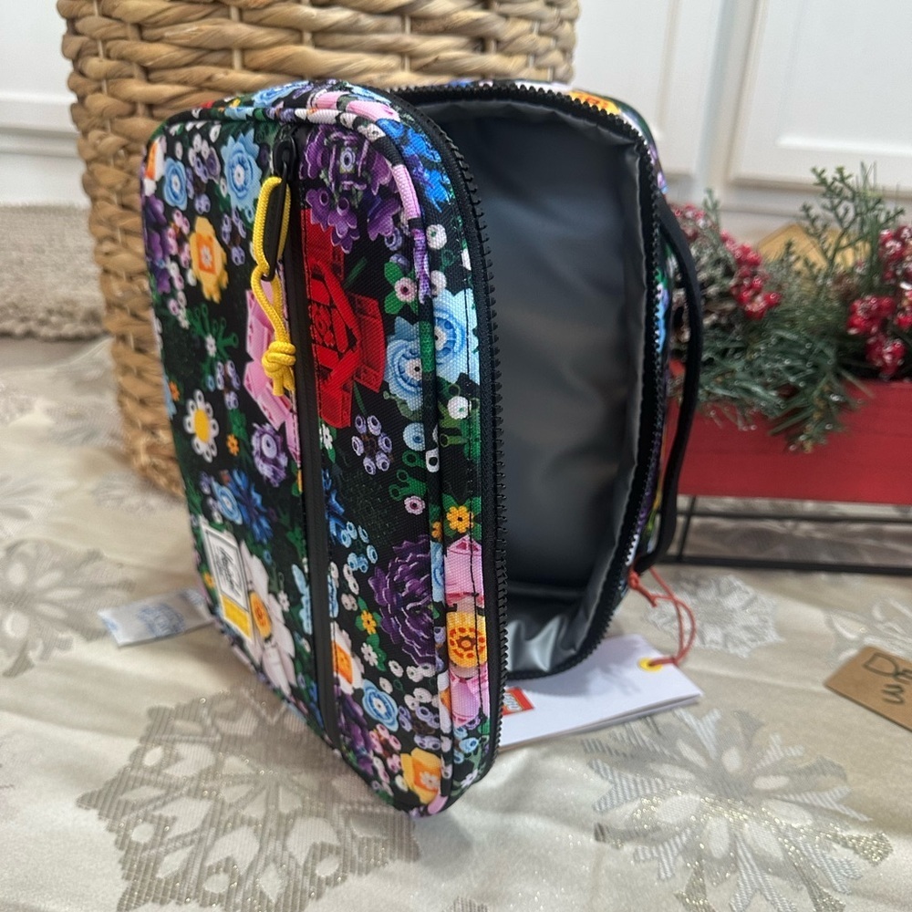 New Herschel X Lego Limited Edition Lunch Box LEGO Pop Quiz Lunch Box - Picture 13 of 16